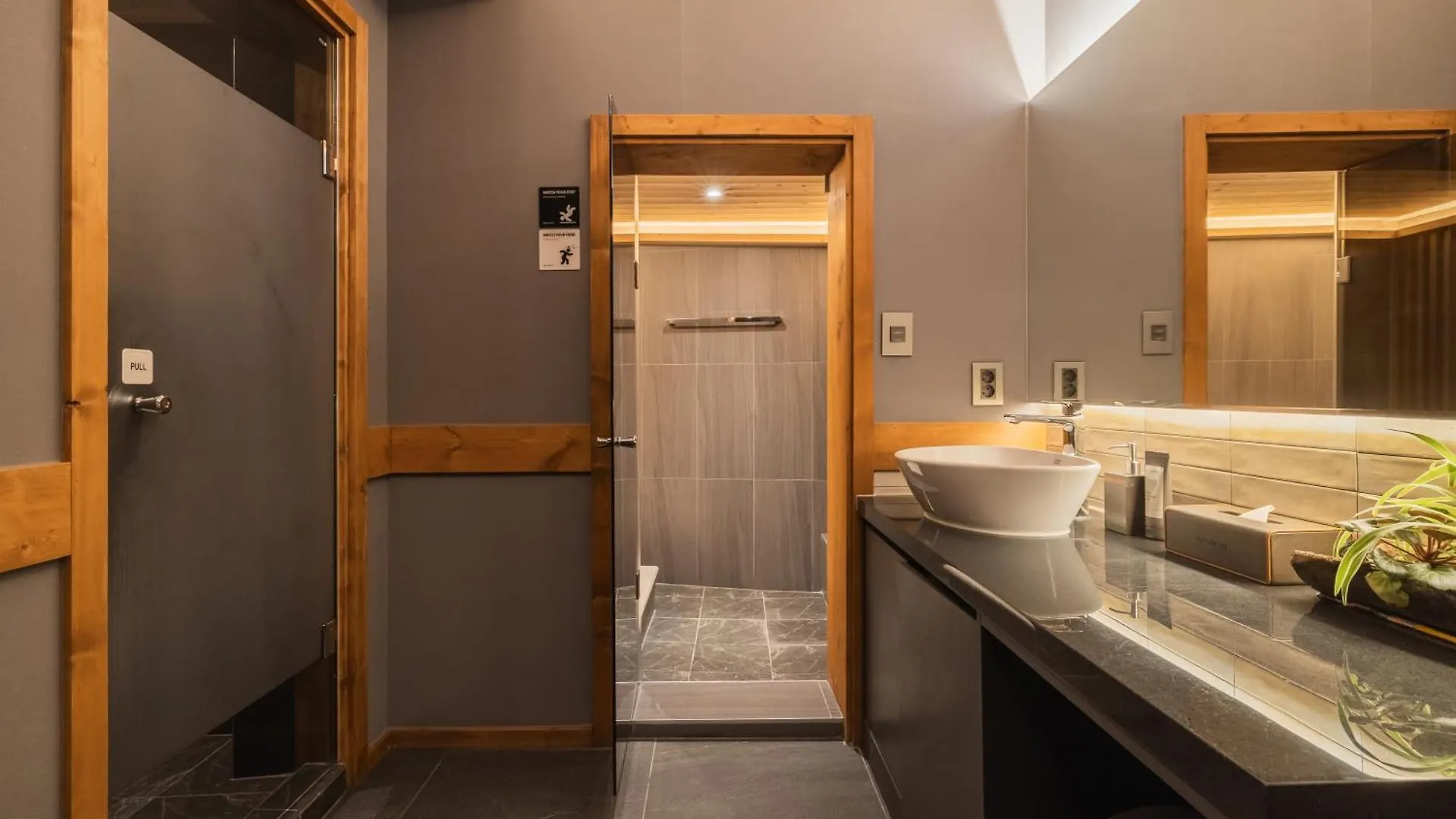 Whispering Garden Villa Seoul